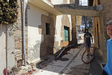 Fotos de los efectos de los incendios en Obanos, Puente la Reina, Legarda, Undiano y Astráin.