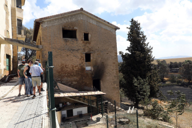 Fotos de los efectos de los incendios en Obanos, Puente la Reina, Legarda, Undiano y Astráin.