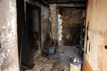 Fotos de los efectos de los incendios en Obanos, Puente la Reina, Legarda, Undiano y Astráin.