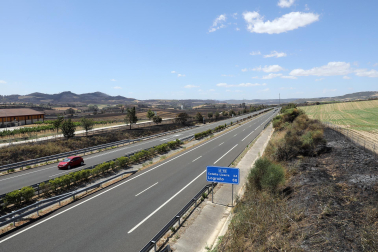 Fotos de los efectos de los incendios en Obanos, Puente la Reina, Legarda, Undiano y Astráin.