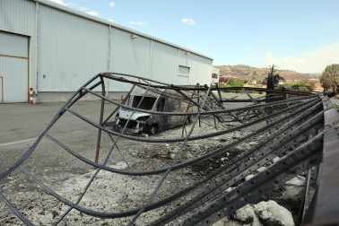 Fotos de los efectos de los incendios en Obanos, Puente la Reina, Legarda, Undiano y Astráin.