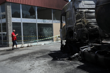 Fotos de los efectos de los incendios en Obanos, Puente la Reina, Legarda, Undiano y Astráin.