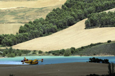 Fotos de los efectos de los incendios en Obanos, Puente la Reina, Legarda, Undiano y Astráin.
