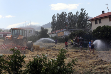 Fotos de los efectos de los incendios en Obanos, Puente la Reina, Legarda, Undiano y Astráin.
