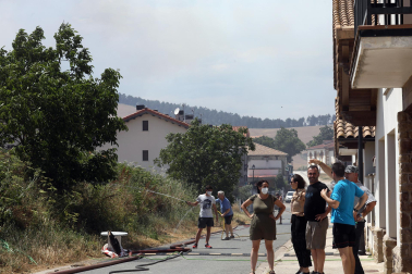 Fotos de los efectos de los incendios en Obanos, Puente la Reina, Legarda, Undiano y Astráin.