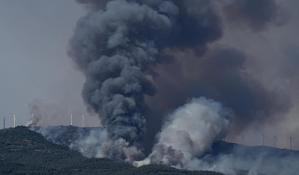 Columna de humo del incendio de Ujué
