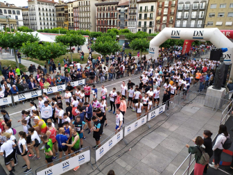 Los corredores preparados para la salida de la 5K