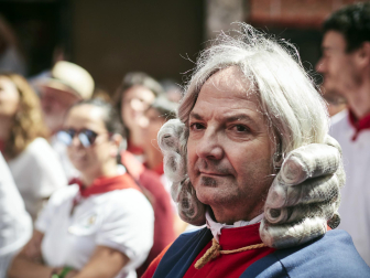 Procesión en honor a San Fermín por las calles del Casco Antiguo de Pamplona el 7 de julio de 2022.