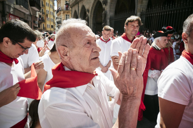 Procesión en honor a San Fermín por las calles del Casco Antiguo de Pamplona el 7 de julio de 2022.
