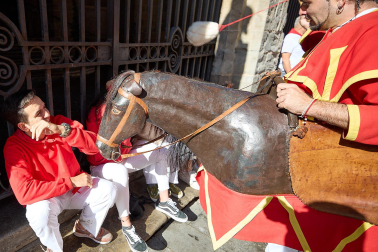 La Comparsa de Gigantes y Cabezudos, en las calles de Pamplona el 7 de julio 2022.