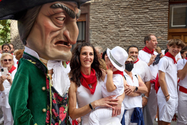 La Comparsa de Gigantes y Cabezudos, en las calles de Pamplona el 7 de julio 2022.