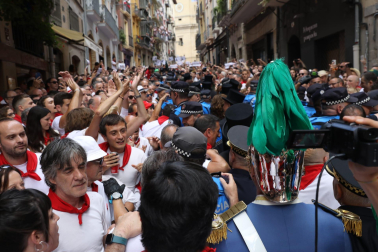 Incidentes en la calle Curia durante la procesión