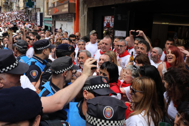 Incidentes durante la procesión de San Fermín.
