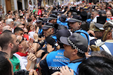 Incidentes durante la procesión de San Fermín.