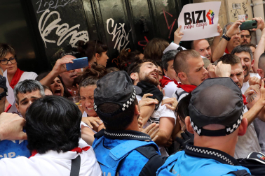 Incidentes durante la procesión de San Fermín.