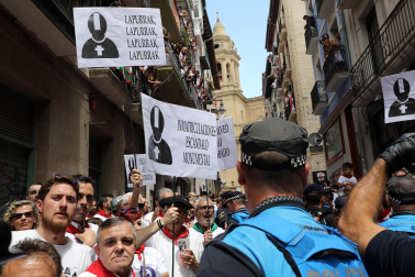 Incidentes durante la procesión de San Fermín.