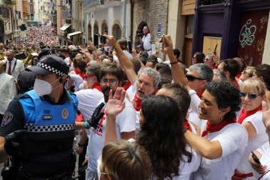 Incidentes durante la procesión de San Fermín.