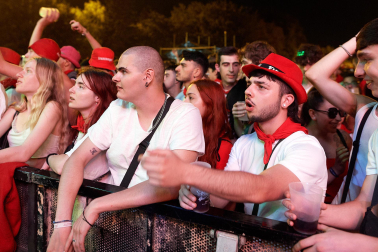 Concierto de Ben Yart y FERNANDOCOSTA en la Plaza de los Fueros