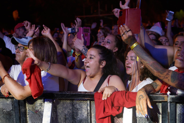 Concierto de Camela en la Plaza de los Fueros de Pamplona durante San Fermín.
