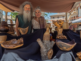 Mercado de Antaño en el barrio de San Juan  Rúa de los oficios en los barrios de San Pedro y San Miguel de Estella en la semana Medieval de Estella