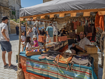 Mercado de Antaño en el barrio de San Juan  Rúa de los oficios en los barrios de San Pedro y San Miguel de Estella en la semana Medieval de Estella