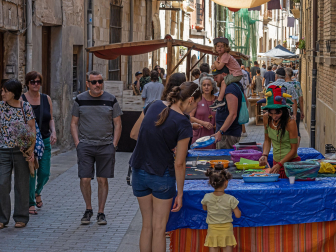 Mercado de Antaño en el barrio de San Juan  Rúa de los oficios en los barrios de San Pedro y San Miguel de Estella en la semana Medieval de Estella