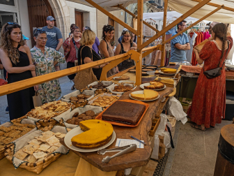 Mercado de Antaño en el barrio de San Juan  Rúa de los oficios en los barrios de San Pedro y San Miguel de Estella en la semana Medieval de Estella