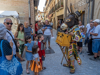 Mercado de Antaño en el barrio de San Juan  Rúa de los oficios en los barrios de San Pedro y San Miguel de Estella en la semana Medieval de Estella
