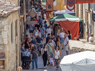 Mercado de Antaño en el barrio de San Juan  Rúa de los oficios en los barrios de San Pedro y San Miguel de Estella en la semana Medieval de Estella