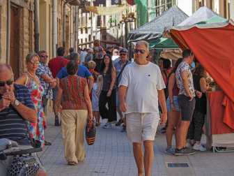 Mercado de Antaño en el barrio de San Juan  Rúa de los oficios en los barrios de San Pedro y San Miguel de Estella en la semana Medieval de Estella