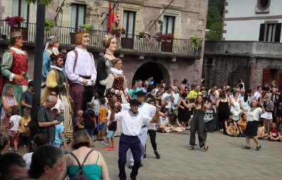 Fotos de la celebración en Elizondo del Día de Santiago.