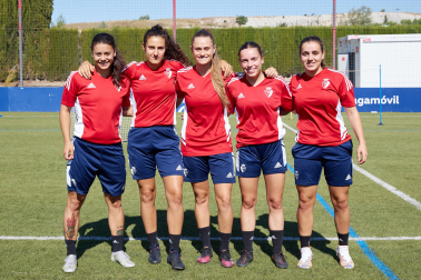 LOS REFUERZOS. De izda. a dcha., Alexia Blanco, Irati Urruzola, Vera Martínez, Carmen Sobrón, Merche Izal.