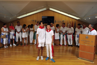 Homenajes y ambiente en el cohete de inicio de las fiestas 2022 en Tafalla