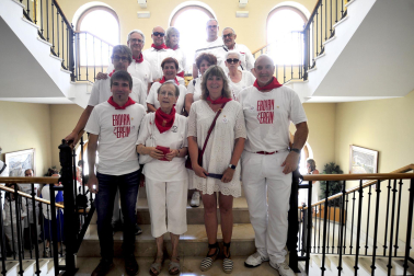 Homenajes y ambiente en el cohete de inicio de las fiestas 2022 en Tafalla