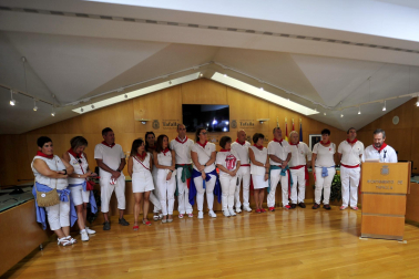 Homenajes y ambiente en el cohete de inicio de las fiestas 2022 en Tafalla