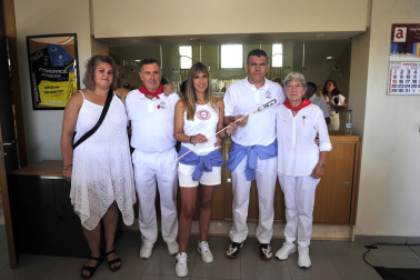 Homenajes y ambiente en el cohete de inicio de las fiestas 2022 en Tafalla