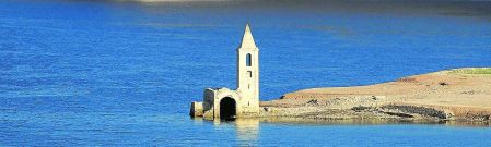 El templo románico de Sau se ha convertido en un atractivo turístico.
