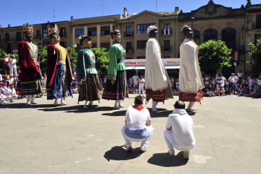 Fotos de la despedida de los gigantes en Tafalla./