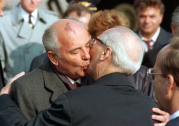 La vida del expresidente ruso Mikhail Gorbachev, en imágenes