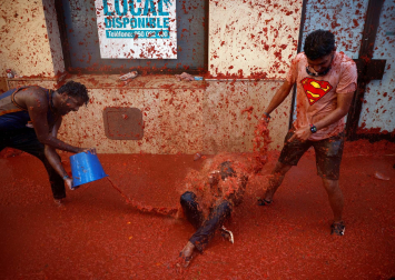 Fotos de la Tomatina de Buñol 2022.