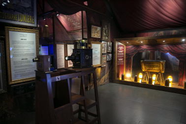 Fotos de la exposición  ‘Empieza el espectáculo. George Méliès y el cine de 1900’.