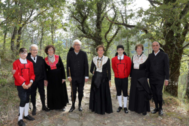 Fotos de los danzantes en Muskilda.