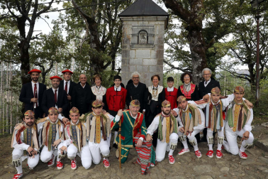 Fotos de los danzantes en Muskilda.