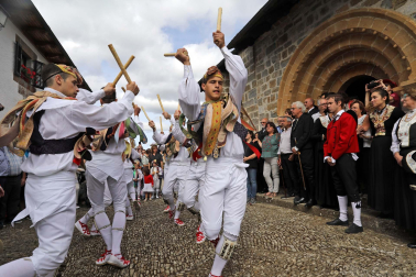 Fotos de los danzantes en Muskilda.