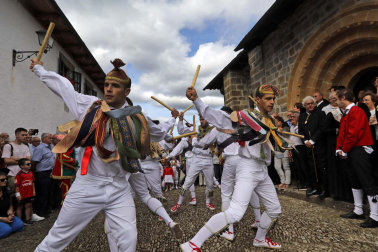 Fotos de los danzantes en Muskilda.
