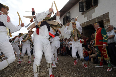 Fotos de los danzantes en Muskilda.
