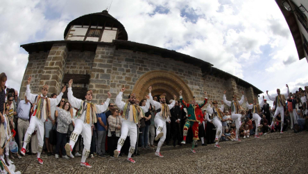 Fotos de los danzantes en Muskilda.