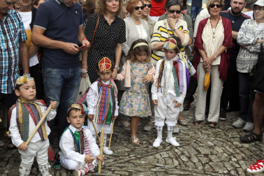 Fotos de los danzantes en Muskilda.