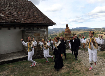 Fotos de los danzantes en Muskilda.
