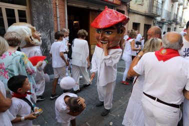 Fotos del festival de danzas de Rocamador de Sangüesa.